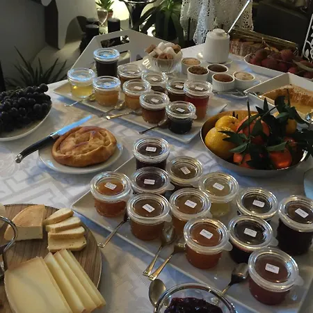 Bed & Breakfast Quai 17 *